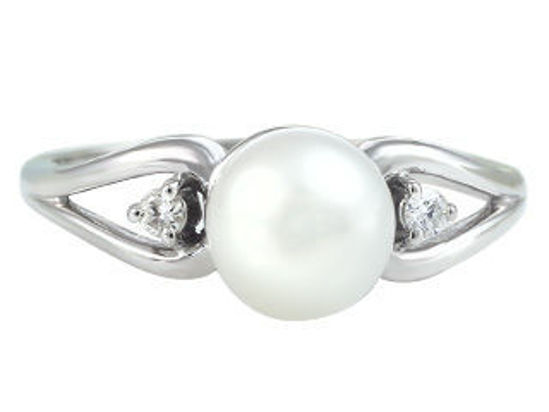 Image sur Bague en or blanc avec diamants et perle
