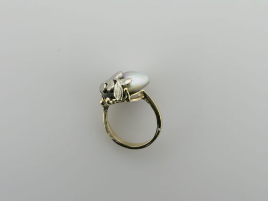 Image sur Bague exclusive en or jaune et blanc 10KT avec perle noire de Tahiti