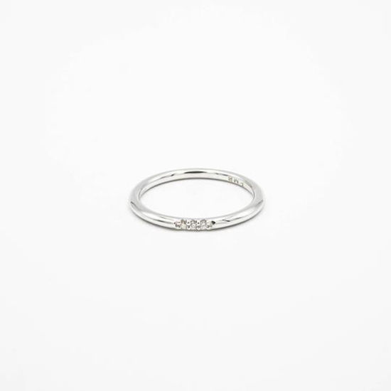 Image sur Bague en or blanc avec trois zircons cubiques