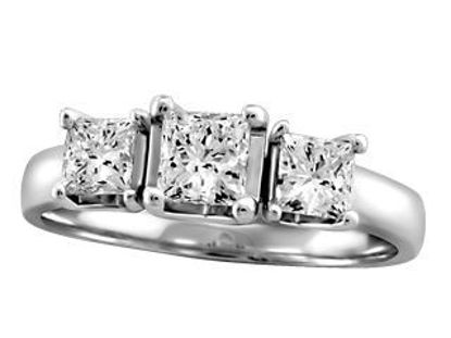 Image de Bague trinité en or blanc 14KT avec diamants princesses