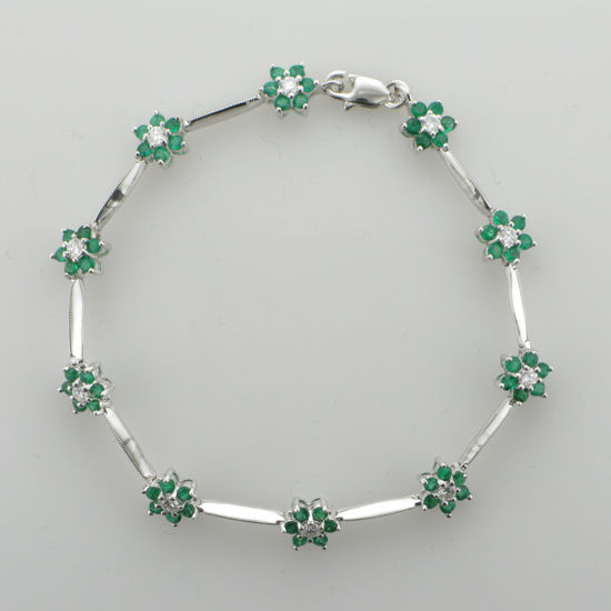 Image sur Bracelet en or blanc 14KT avec émeraudes et diamants