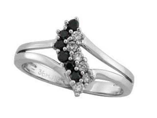 Image sur Bague en or blanc 10KT avec diamants noirs et blancs