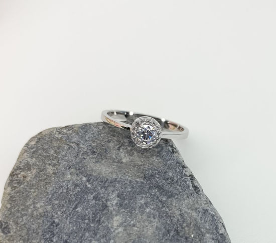 Image sur Bague en or blanc 10KT avec zircons cubiques