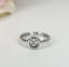Image de Bague en or blanc 10KT avec un diamant