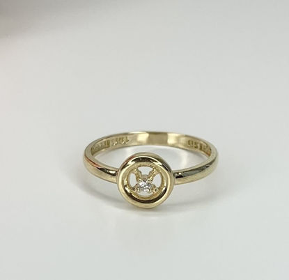 Image de Bague en or jaune 10KT avec un diamant