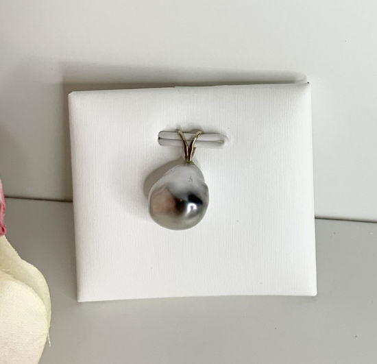 Image sur Pendentif en or blanc avec perle Keshi de Tahiti