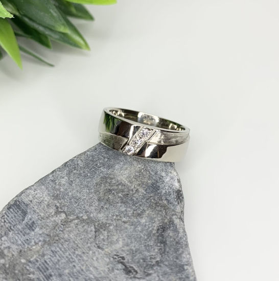 Image sur Jonc en or blanc 10KT avec trois diamants