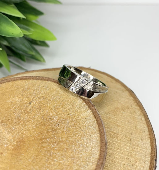 Image sur Jonc en or blanc 10KT avec trois diamants